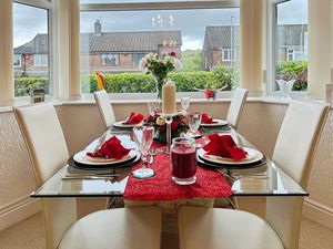Lounge Diner- click for photo gallery